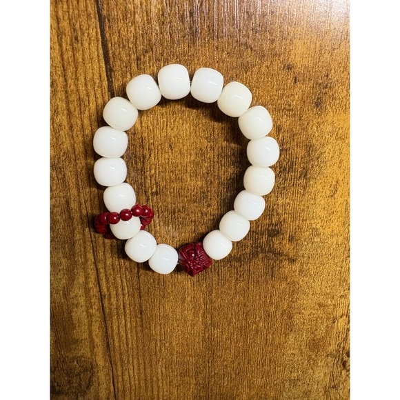 Natural White Bodhi Root Bead Bracelet with Red Cinnabar Lion new - Picture 4 of 6